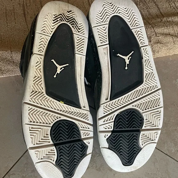 Jordan 4 Retro Fear Kids Sneakers - Picture 6 of 9